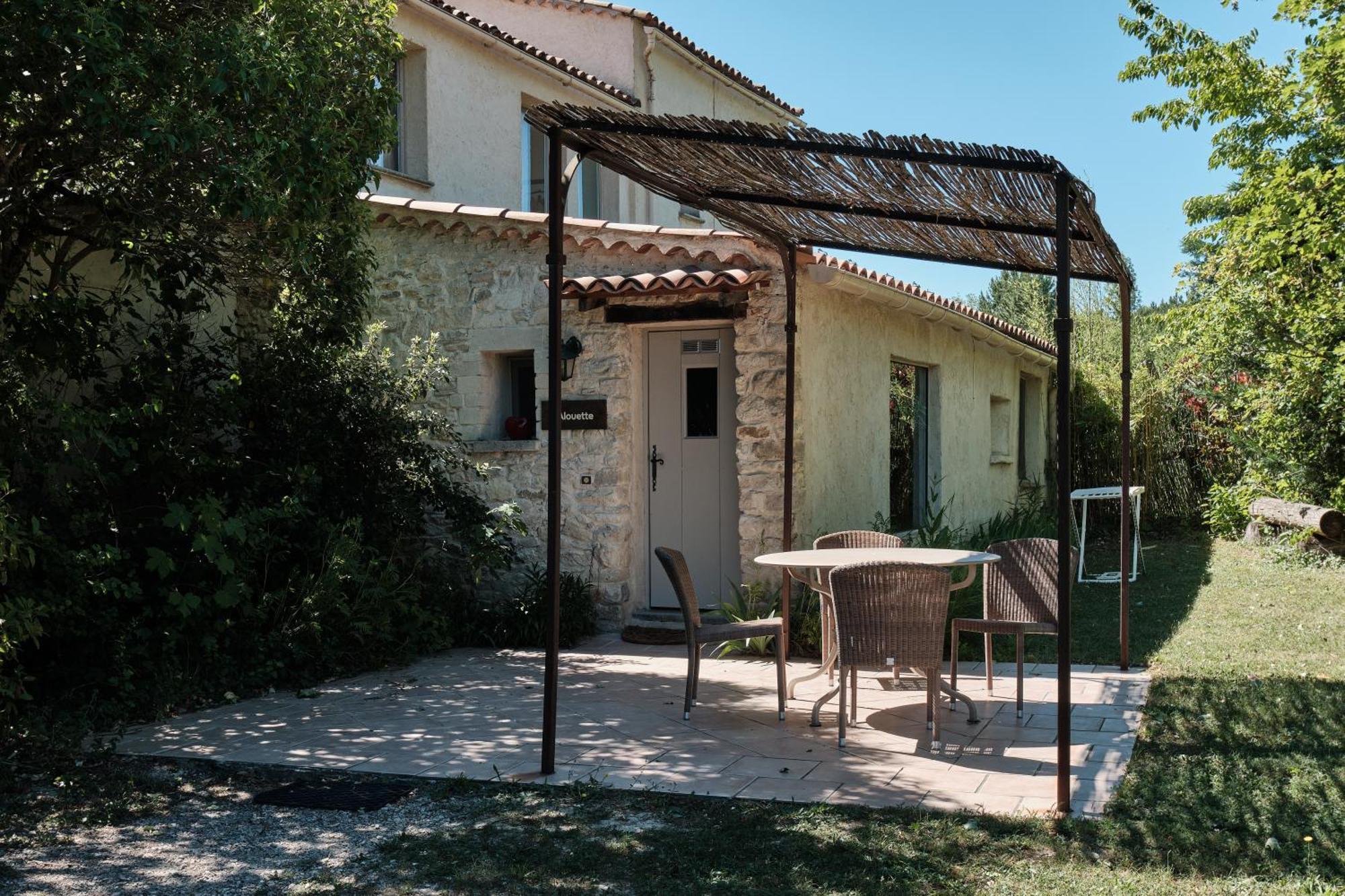 Les Maisons De Chante Oiseau Guest house