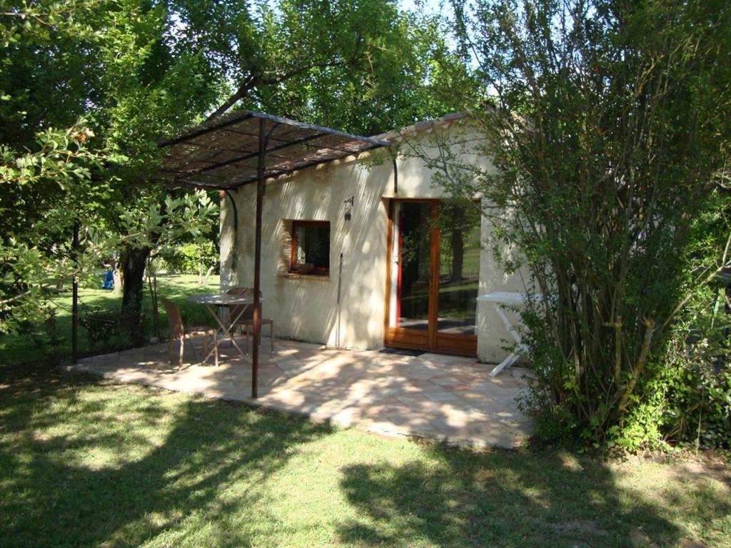 Les Maisons De Chante Oiseau Guest house