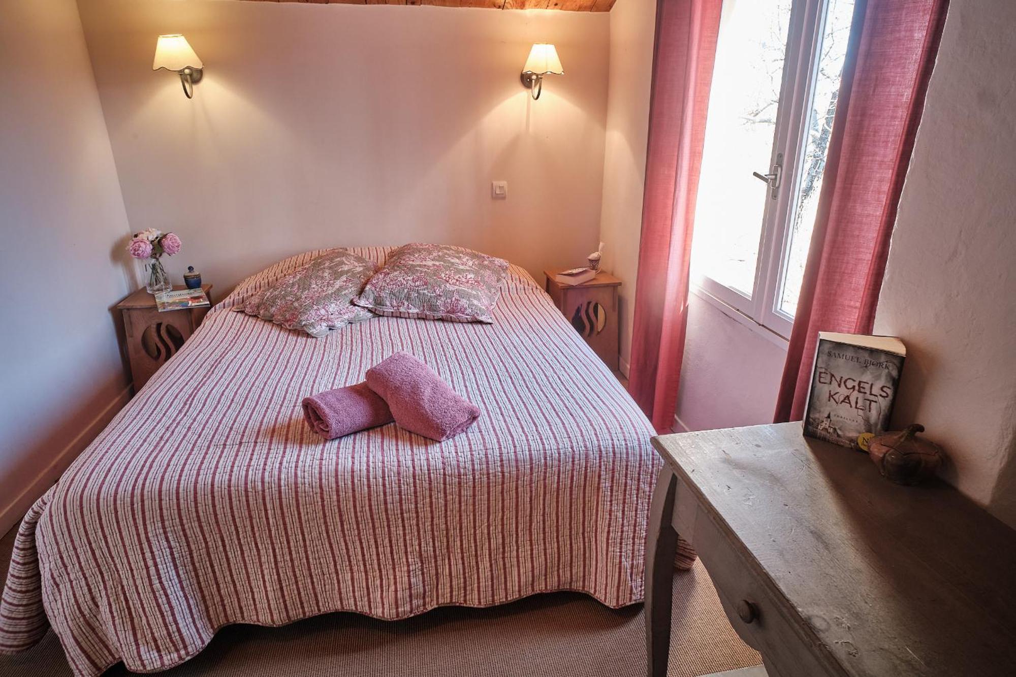 Les Maisons De Chante Oiseau Guest house