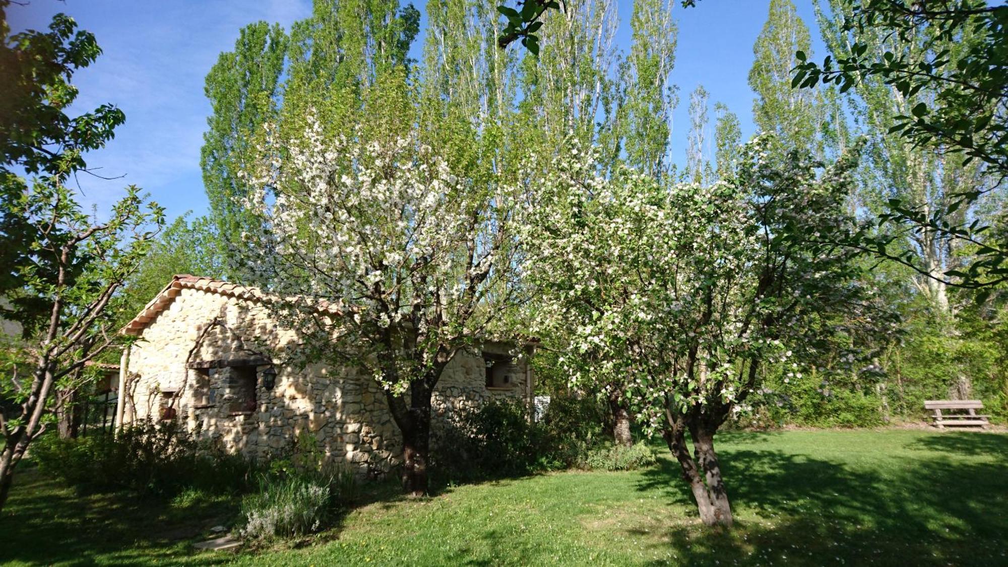 Gasthof Les Maisons De Chante Oiseau Sigonce